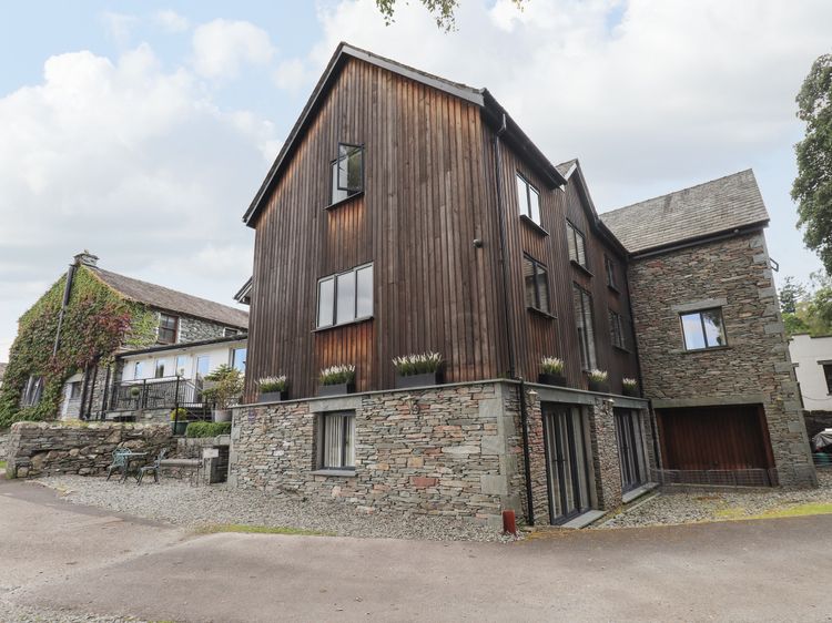 Le Chalet, listing photograph 2