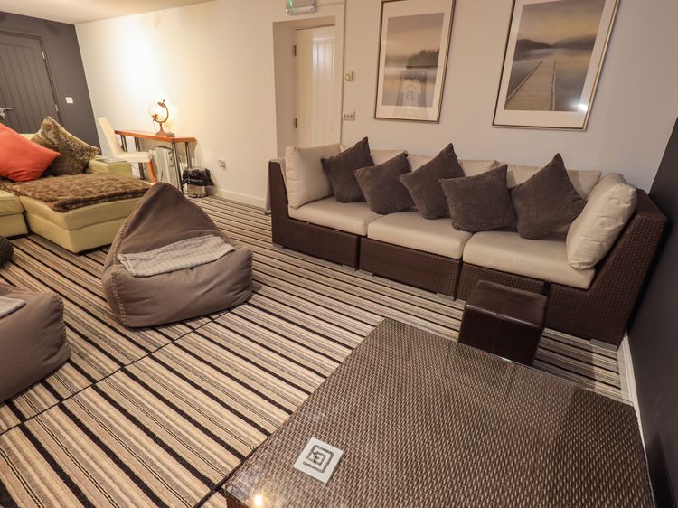 Le Chalet, listing photograph 12