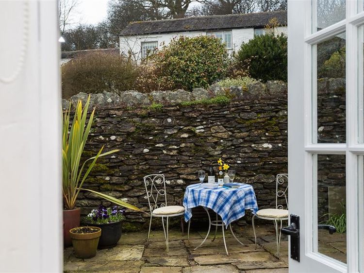 Camellia Cottage, listing photograph 9