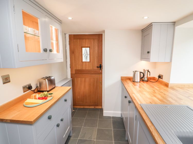 Weir Cottage, listing photograph 9