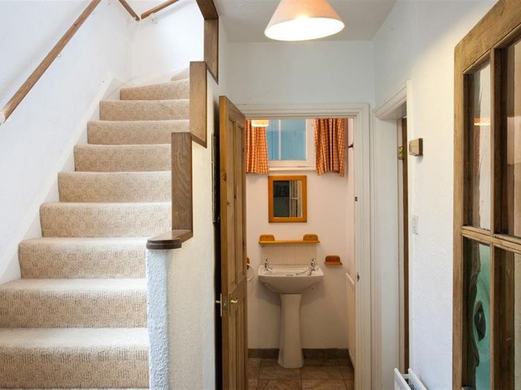 White Lion Cottage, listing photograph 12