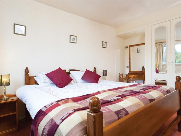 Stone Howe, listing photograph 9