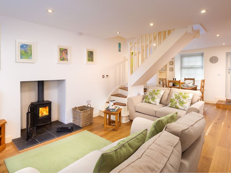 End Cottage, listing photograph 2