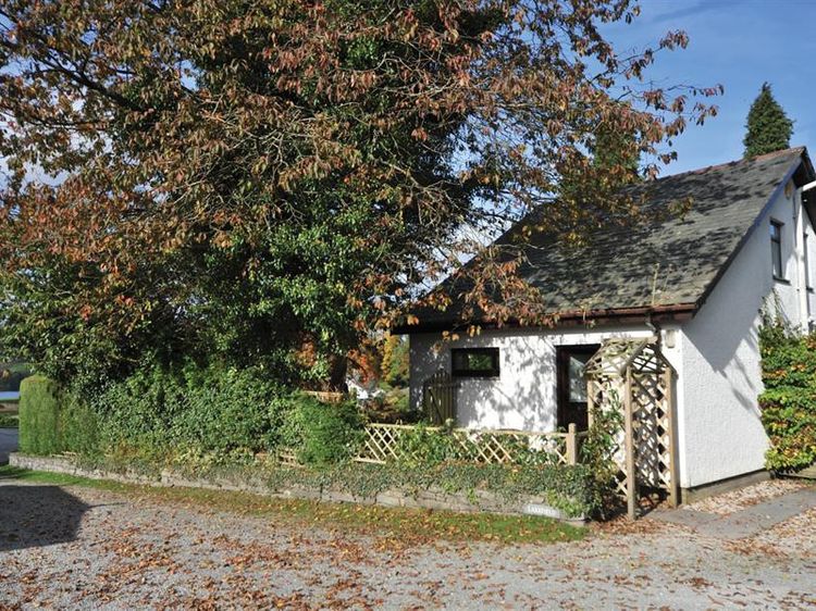 Lakefield Cottage