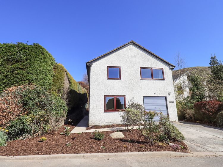 Striding Home, listing photograph 2