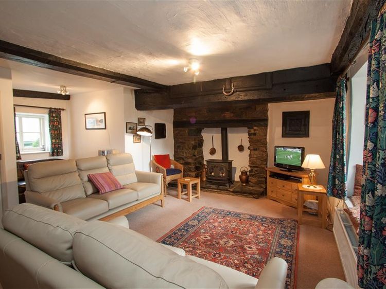Knotts Farmhouse, listing photograph 4