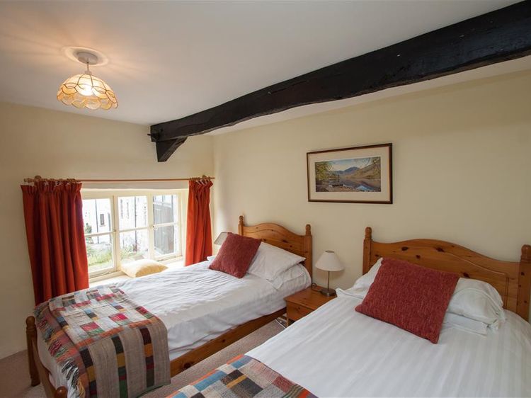 Knotts Farmhouse, listing photograph 9