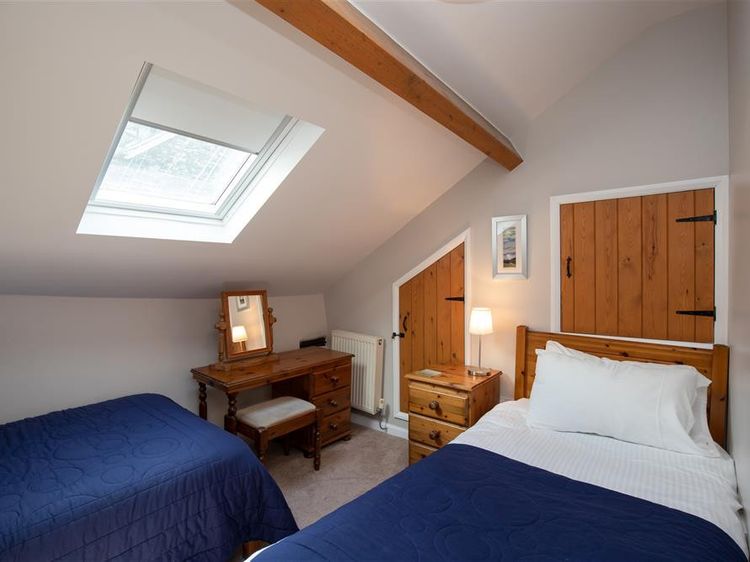 Lowfold Cottage, listing photograph 9