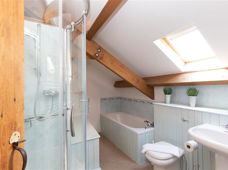 Lowfold Cottage, listing photograph 10