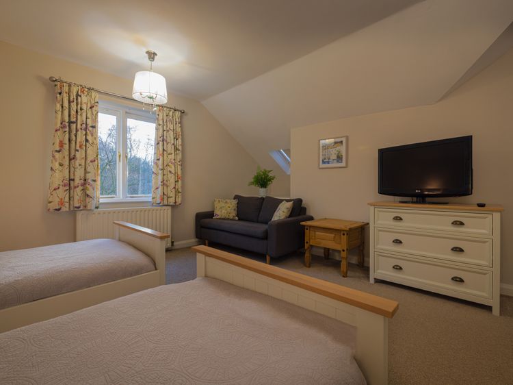 Holly Cottage, listing photograph 12