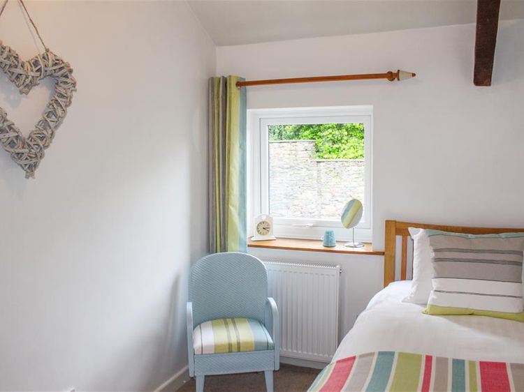 Four Seasons Cottage, listing photograph 8