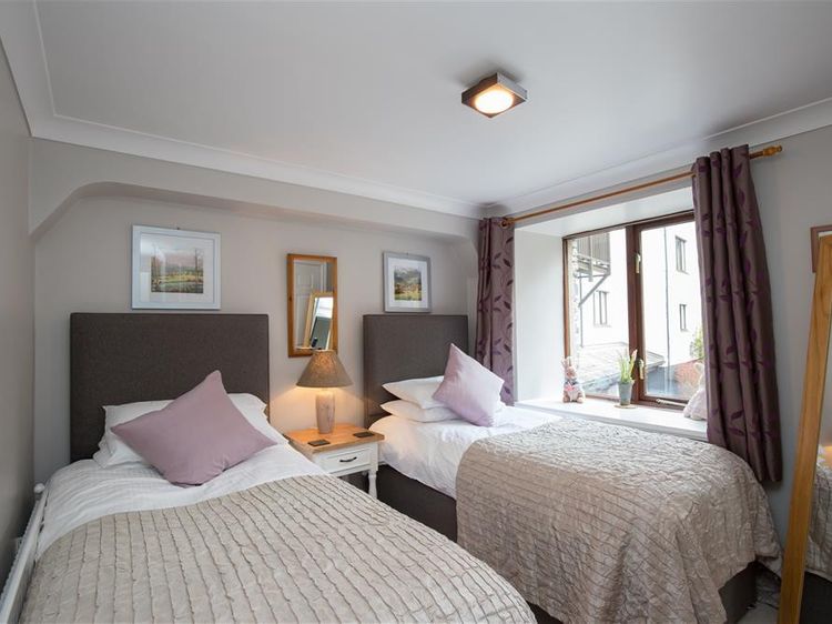 Over Ghyll, listing photograph 9