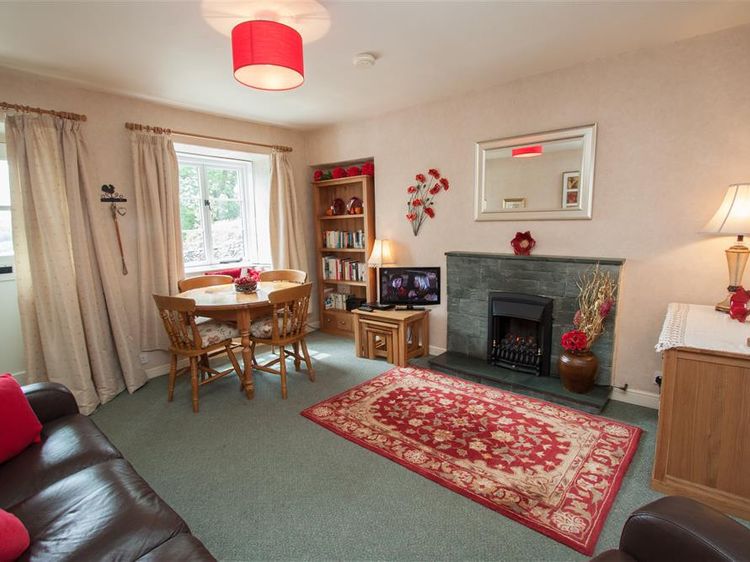 Honeypot Cottage, listing photograph 4