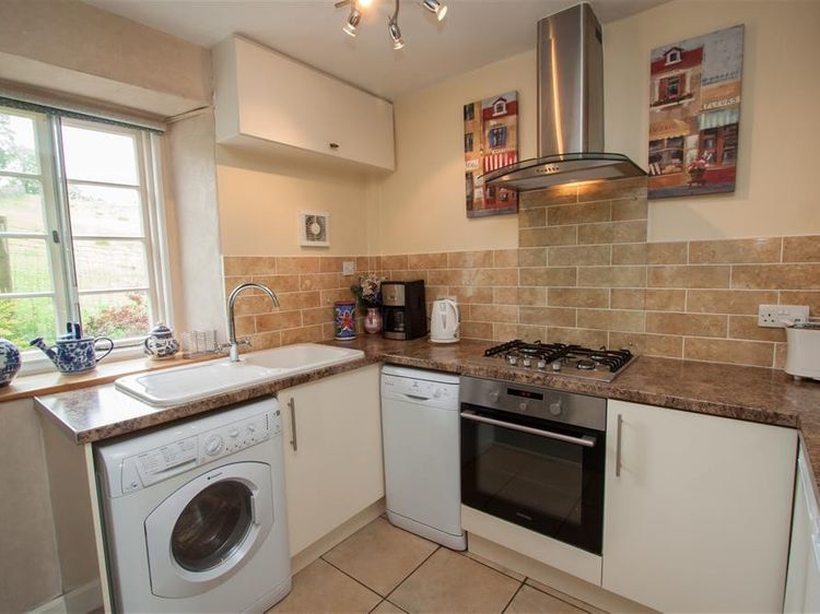 Honeypot Cottage, listing photograph 6