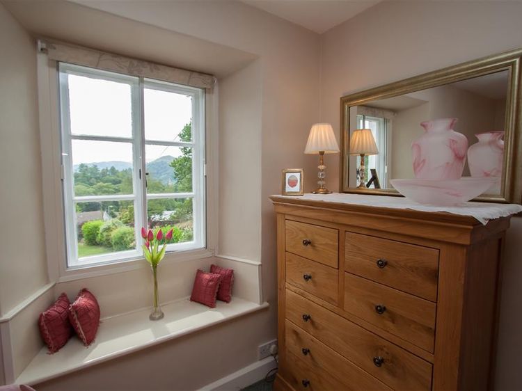 Honeypot Cottage, listing photograph 8