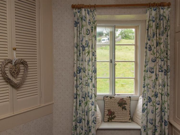 Honeypot Cottage, listing photograph 12