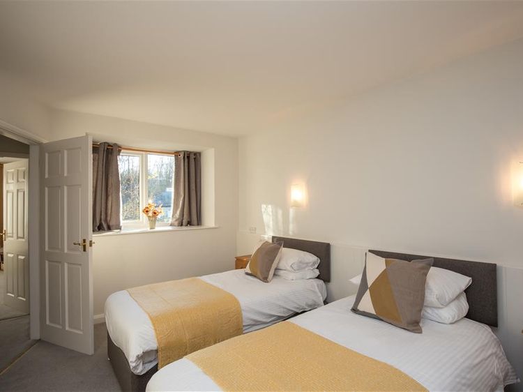Yew Tree Cottage, listing photograph 11