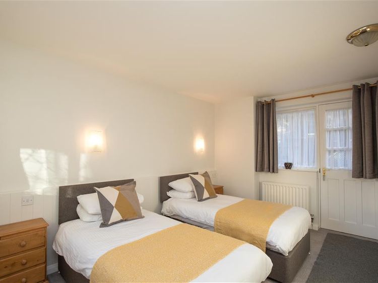 Yew Tree Cottage, listing photograph 12