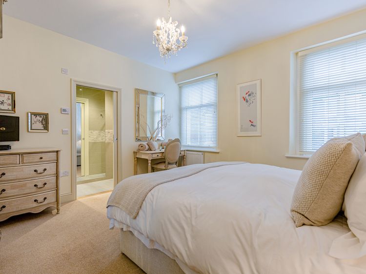 Oak House, listing photograph 8