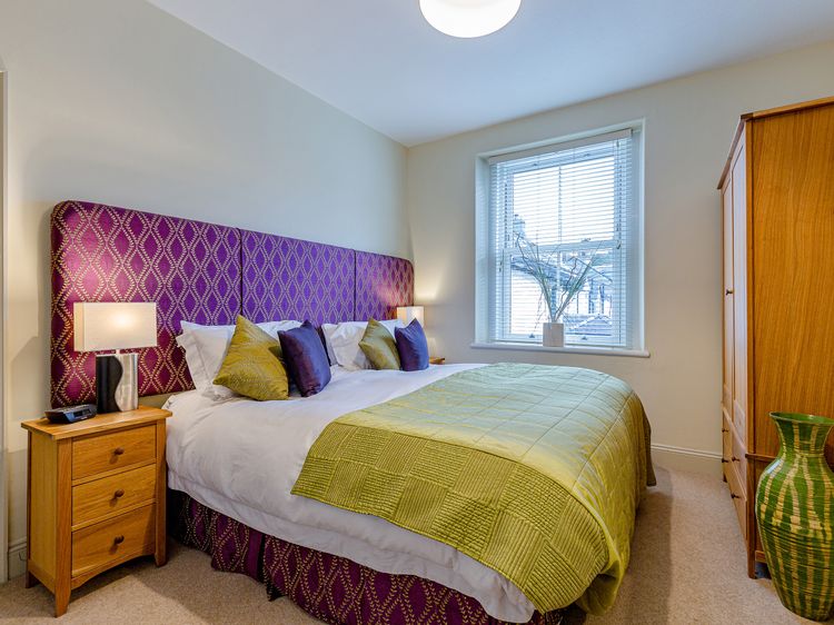 Oak House, listing photograph 12