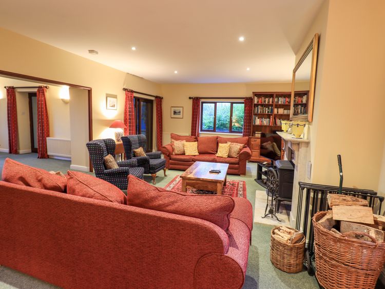 Low House, listing photograph 5