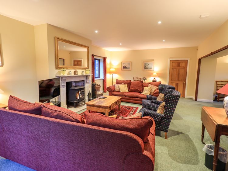 Low House, listing photograph 6