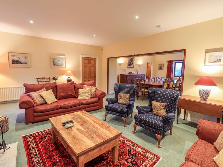 Low House, listing photograph 7
