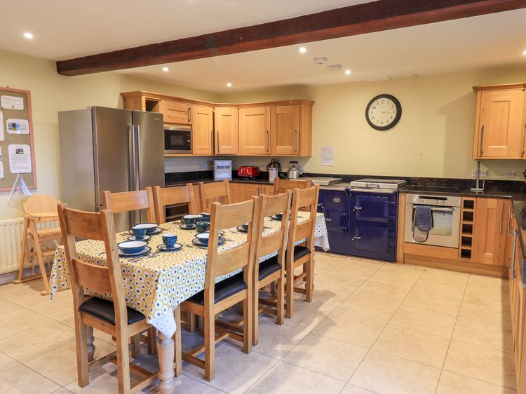 Low House, listing photograph 9