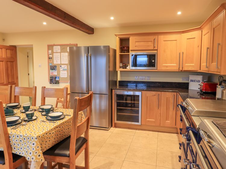 Low House, listing photograph 11