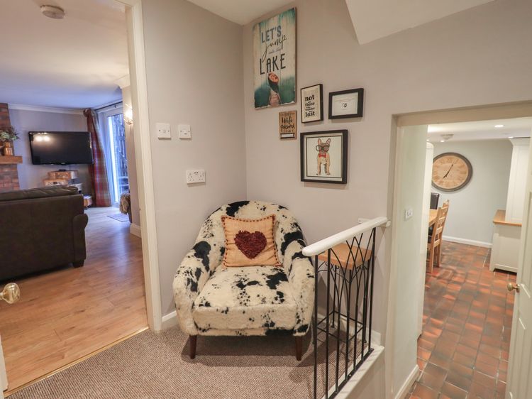 Chapel Hill Cottage, listing photograph 8