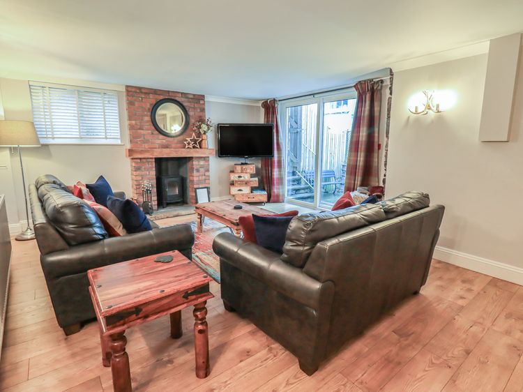 Chapel Hill Cottage, listing photograph 3
