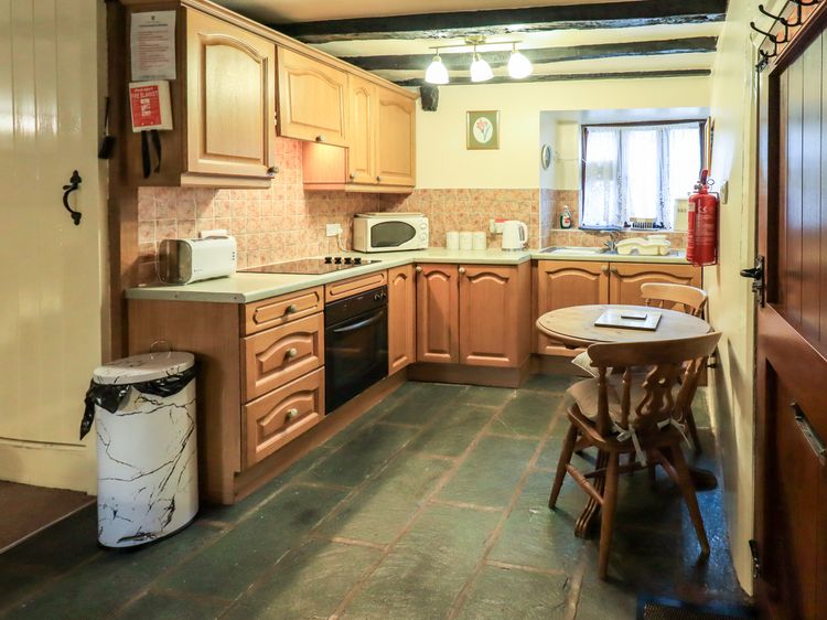 How Head Cottage, listing photograph 8