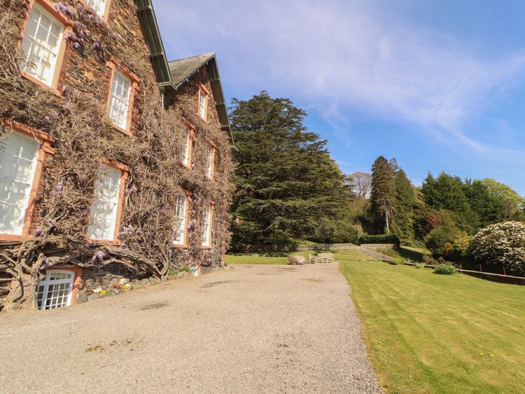 South View, listing photograph 3