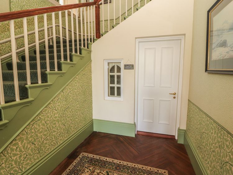 South View, listing photograph 6
