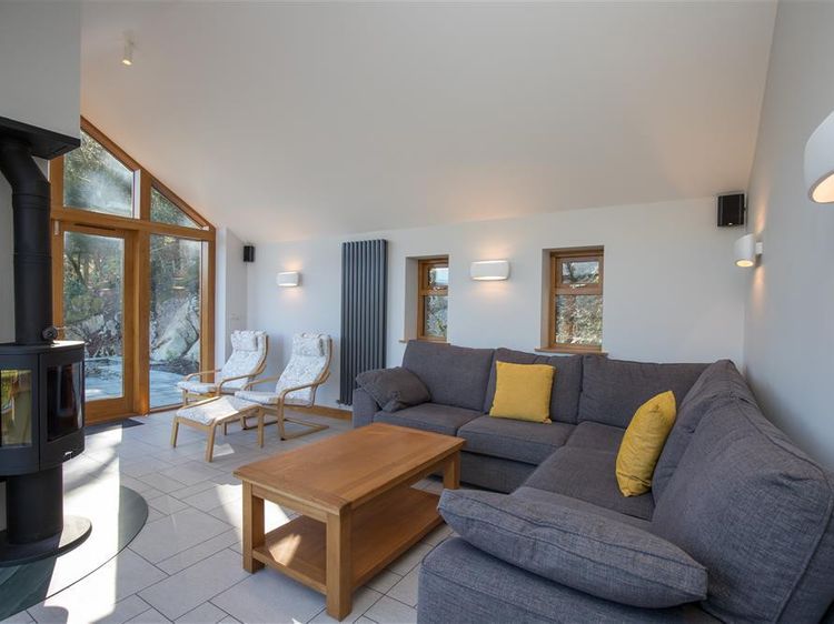 Spring Cottage, listing photograph 4