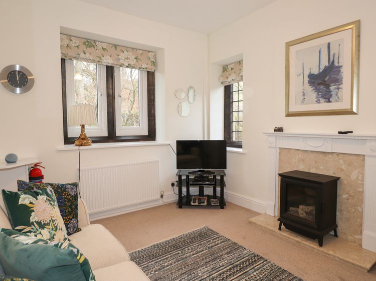 Larch Cottage, listing photograph 3