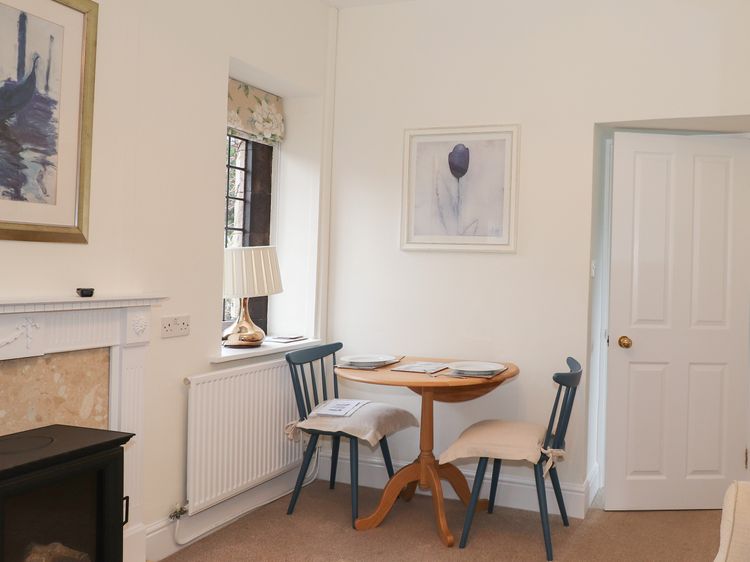 Larch Cottage, listing photograph 4