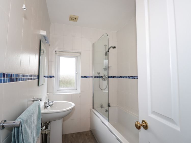 Larch Cottage, listing photograph 11