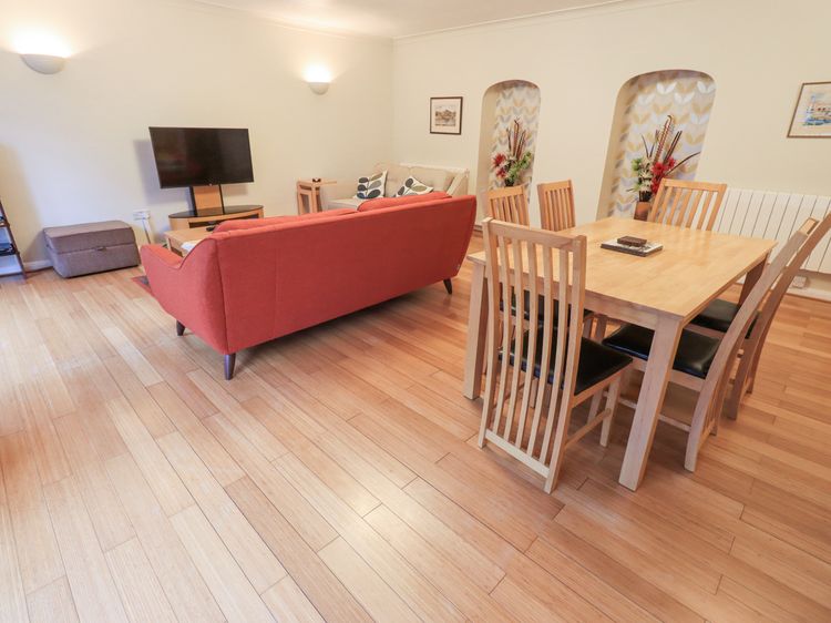 Molly's Cottage, listing photograph 3