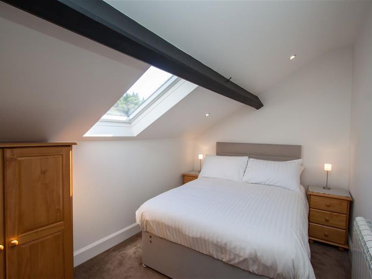 Robins Nest, listing photograph 8