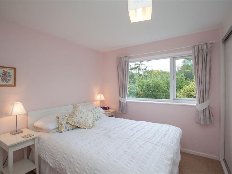 Brimbles, listing photograph 8