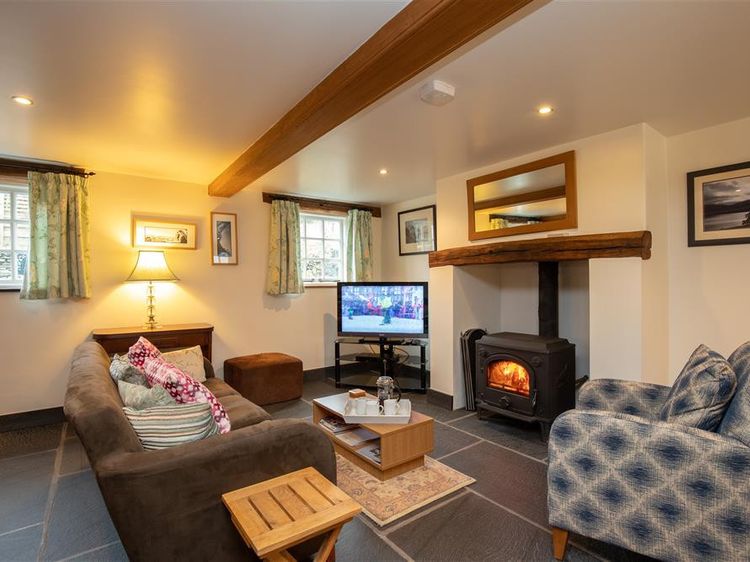 Forest Cottage, listing photograph 2