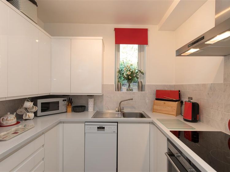 Silver Howe, listing photograph 7