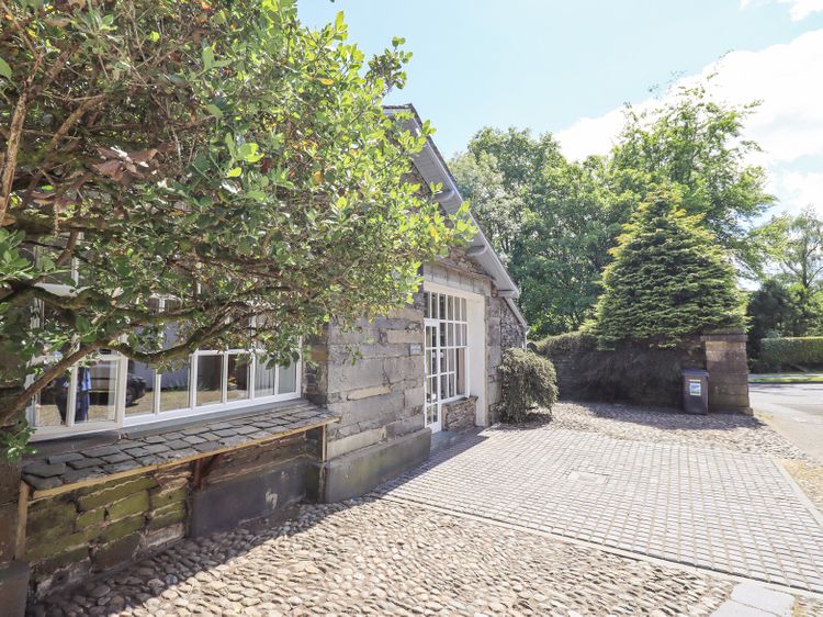 Courtyard Cottage, listing photograph 3