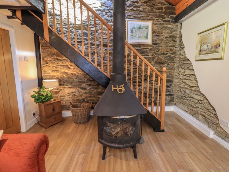 Courtyard Cottage, listing photograph 9