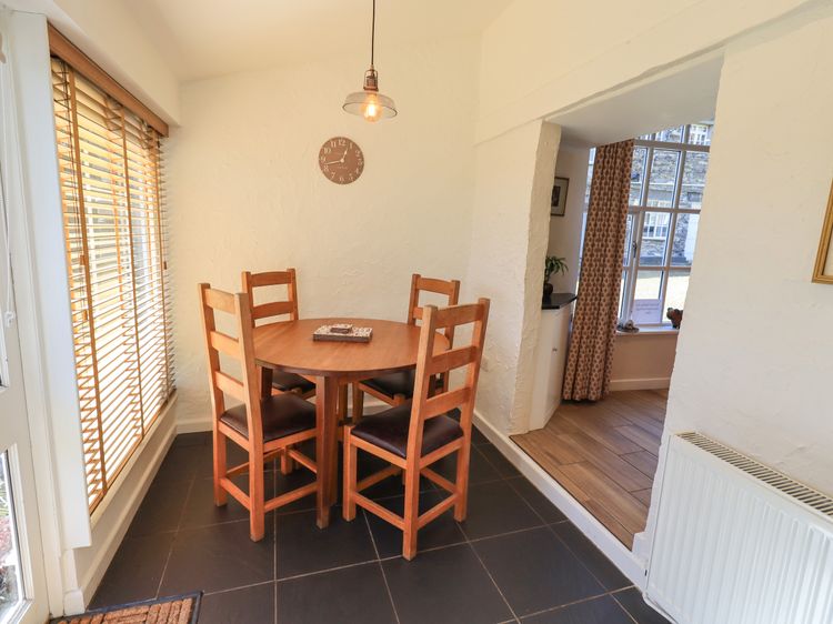 Courtyard Cottage, listing photograph 10
