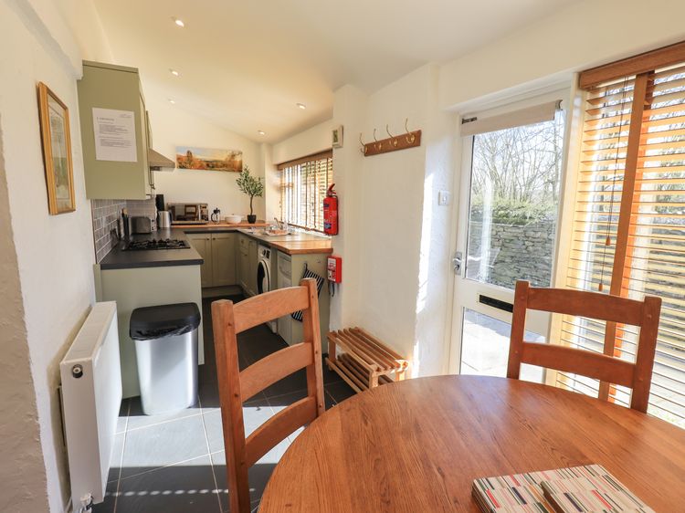 Courtyard Cottage, listing photograph 11