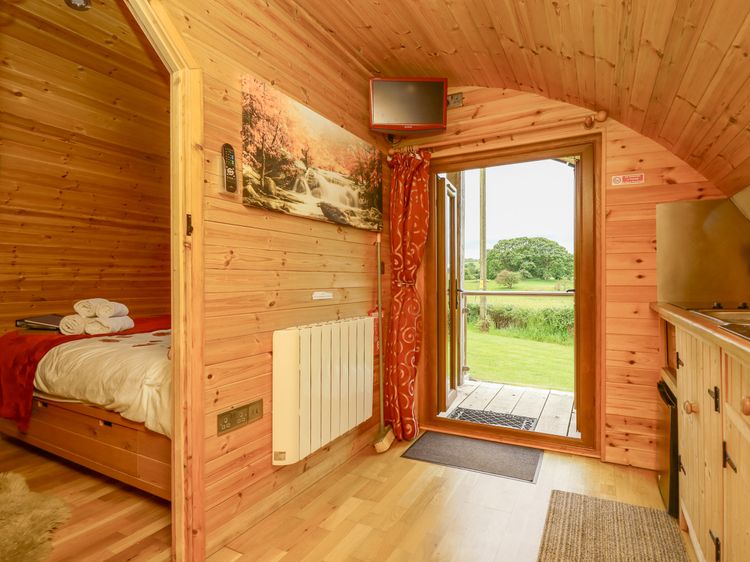 Oak View, listing photograph 6