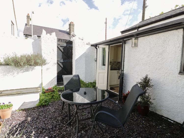 Menai Cottage, listing photograph 12