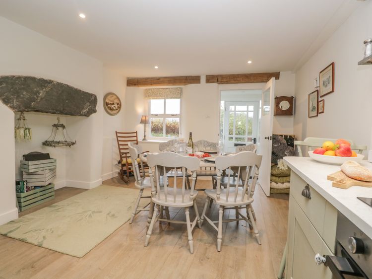 1 Sunny Point Cottages, listing photograph 11